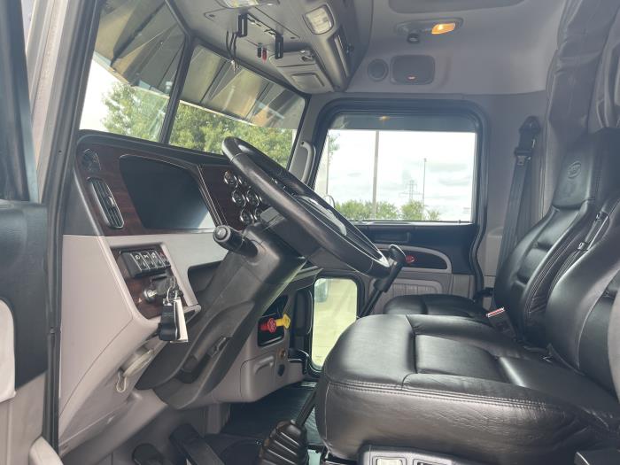 2023 Peterbilt 389-14