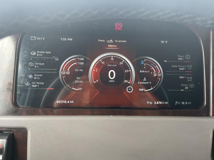 2023 Peterbilt 389-18