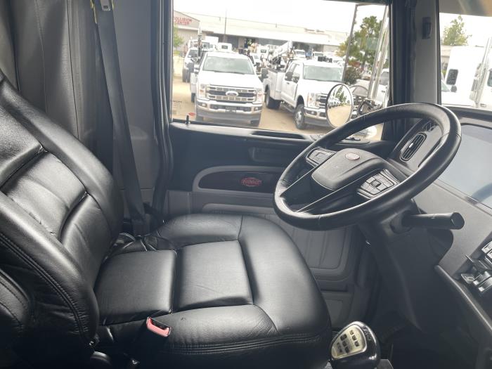 2023 Peterbilt 389-20