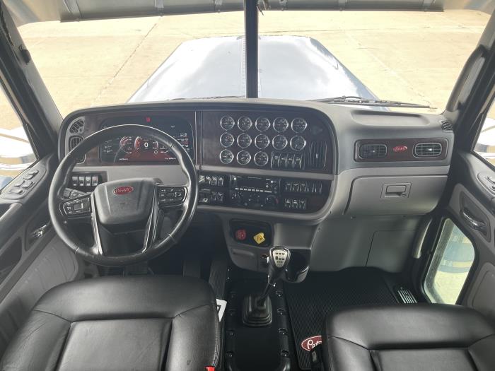 2023 Peterbilt 389-25