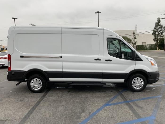 2025 Ford Transit-250-5