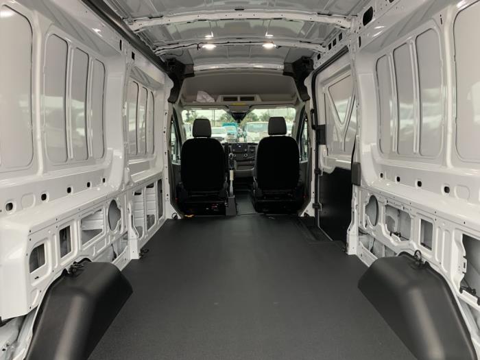 2025 Ford Transit-250-10