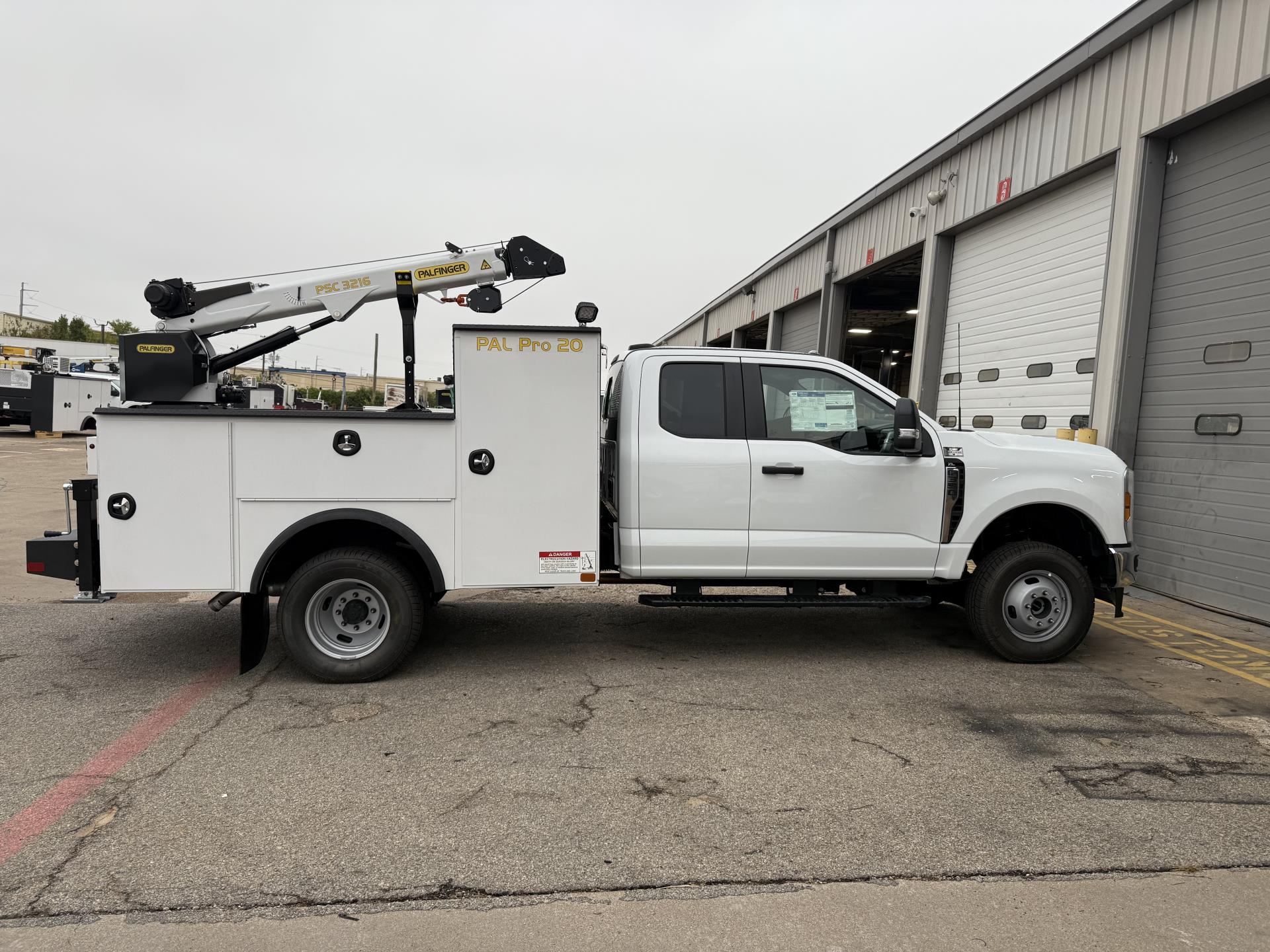 New 2025 Ford F-350 XL Super Cab 4x4 Cab Chassis for sale #1914459 - photo 1