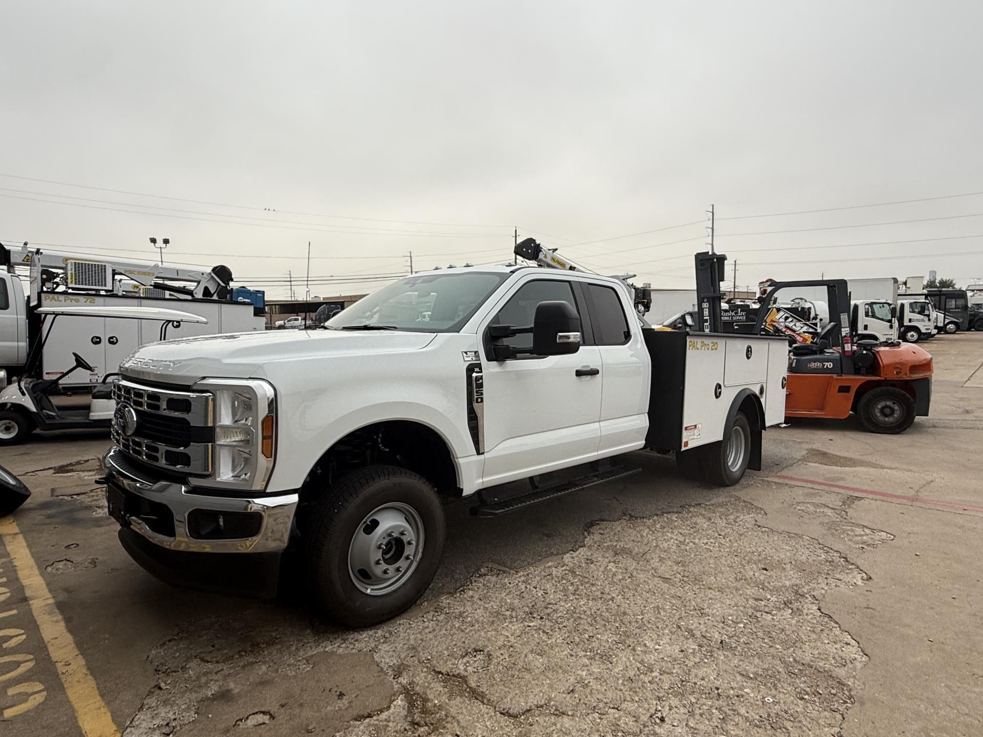 2025 Ford F-350 Super Cab DRW 4x4 Mechanics Body for sale #1915619 - photo 1