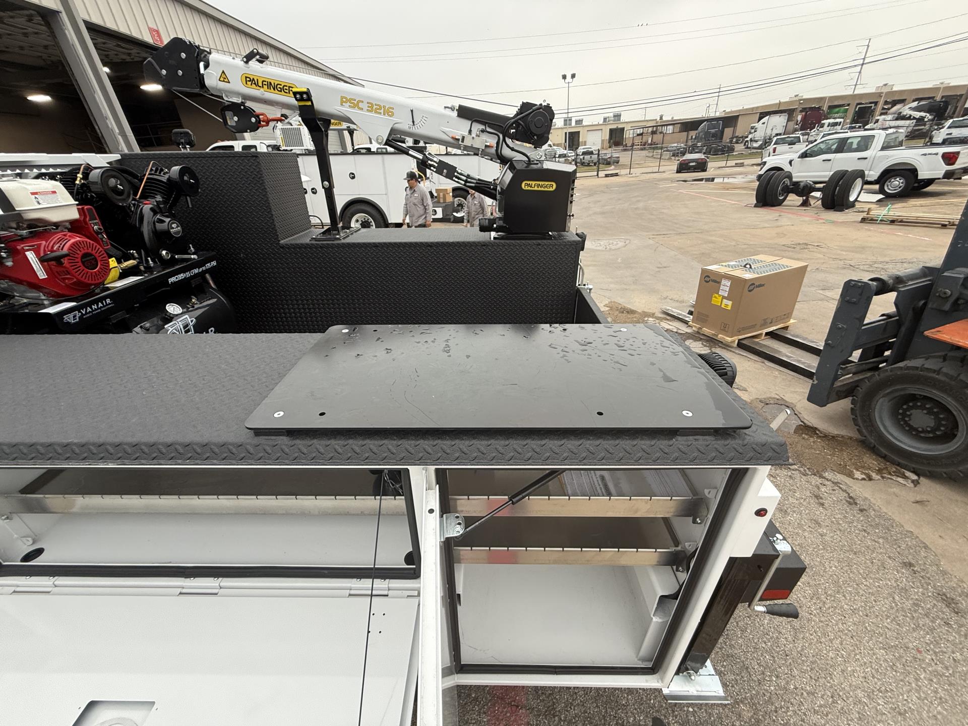 2025 Ford F-350 Super Cab DRW 4x4 Mechanics Body for sale #1915619 - photo 15
