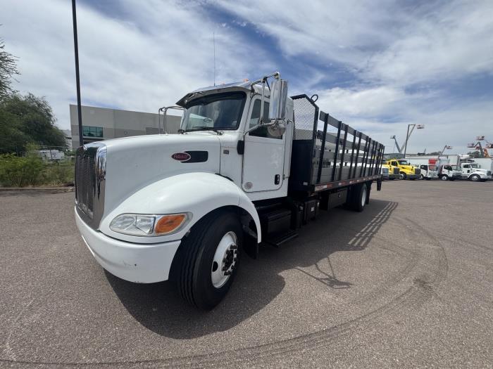 2020 Peterbilt 330-1