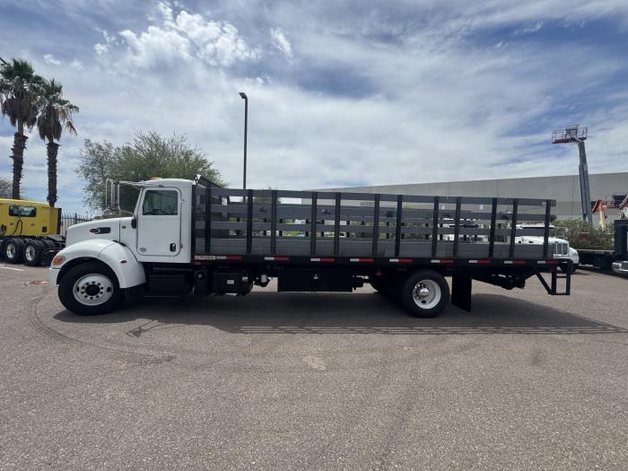 2020 Peterbilt 330-2