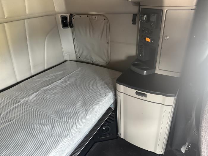 2024 Peterbilt 579-10