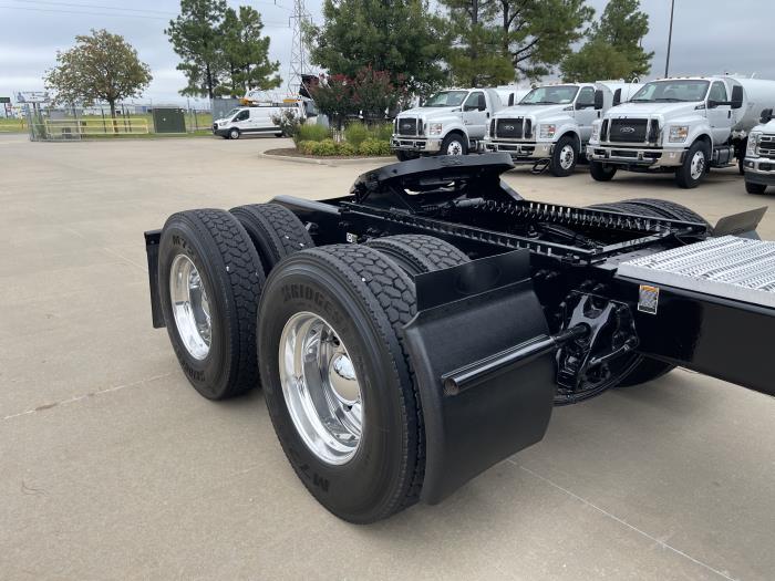 2023 Peterbilt 579-5