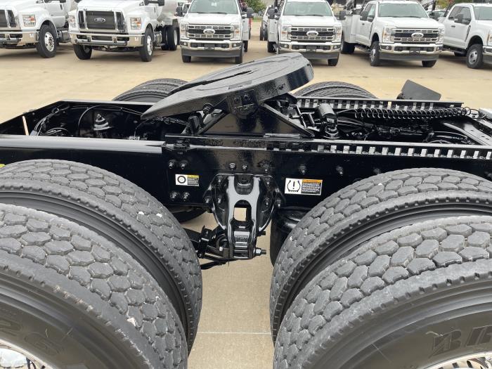 2023 Peterbilt 579-6