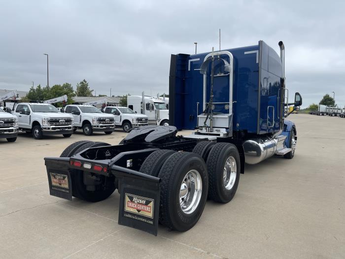 2023 Peterbilt 579-9
