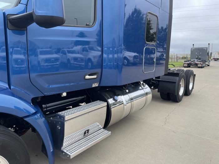 2023 Peterbilt 579-15