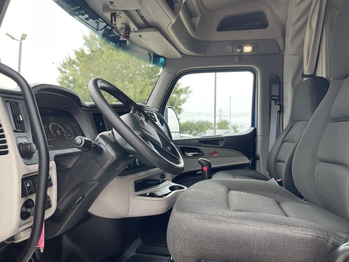 2023 Peterbilt 579-16