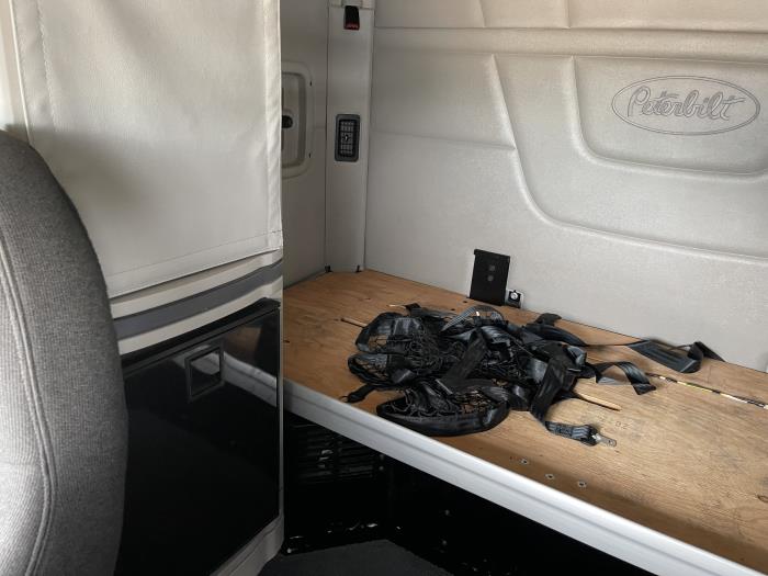 2023 Peterbilt 579-25