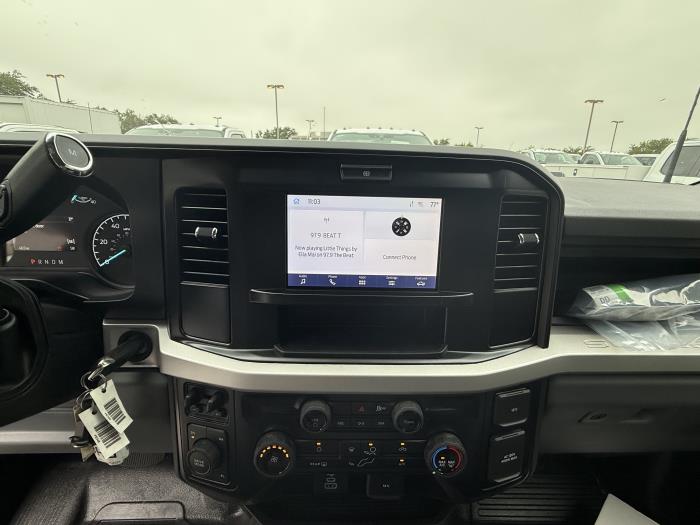 2025 Ford F-550-11