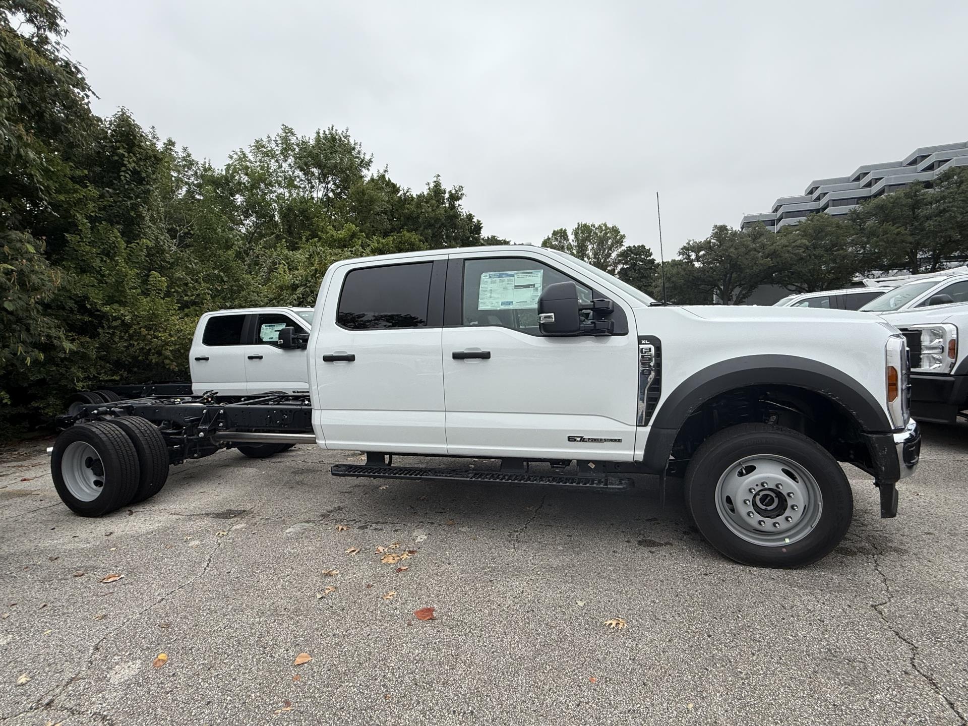 New 2025 Ford F-550 XL Crew Cab 4x4 Cab Chassis for sale #1931671 - photo 5