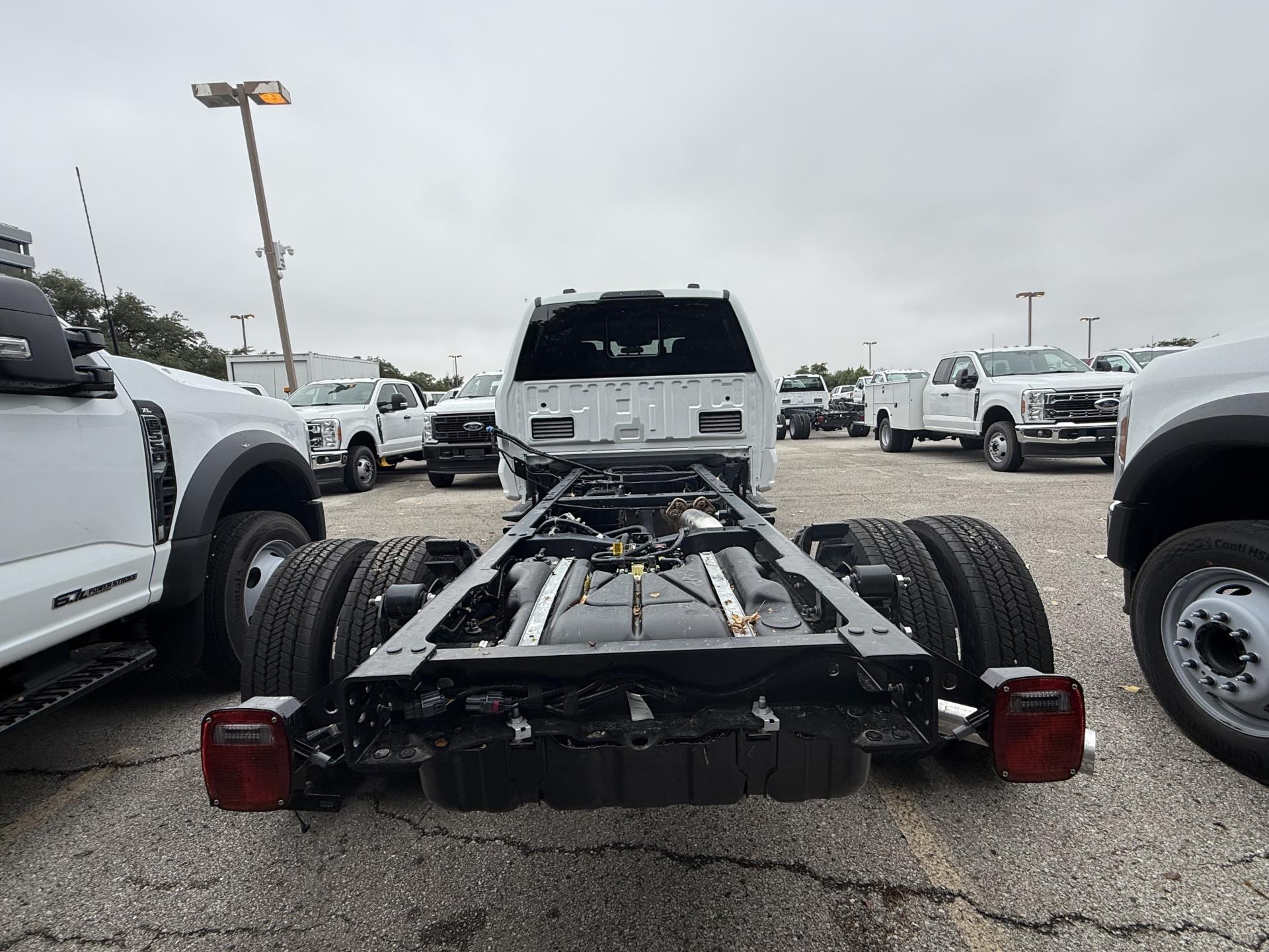 2025 Ford F-550 Crew Cab DRW 4x4 Cab Chassis for sale #1931675 - photo 2