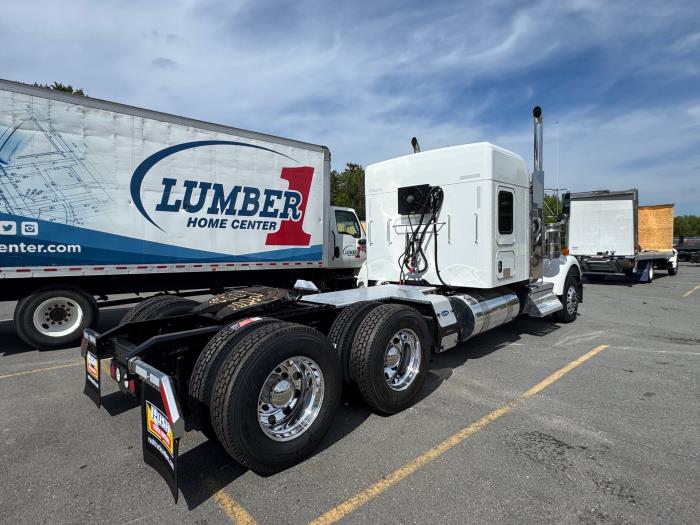 2023 Kenworth W900-4