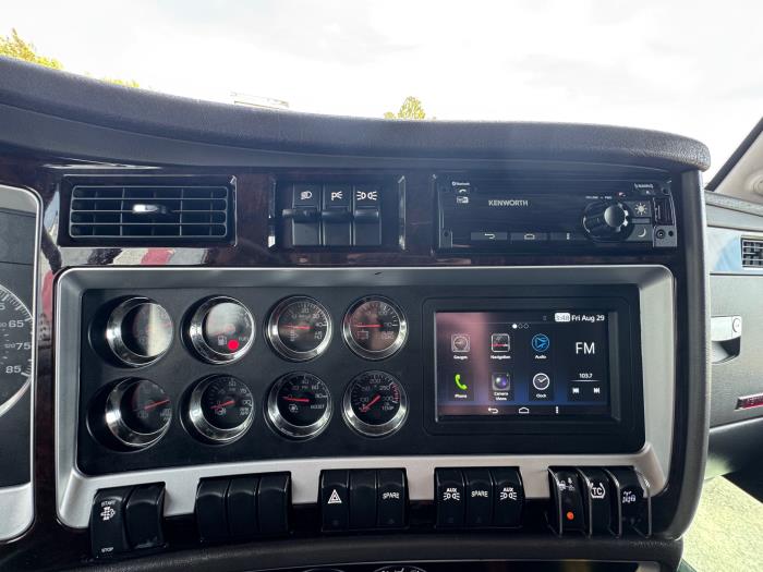 2023 Kenworth W900-12