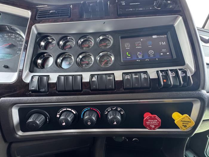 2023 Kenworth W900-13