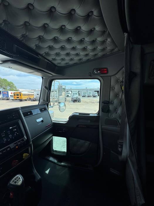 2023 Kenworth W900-15