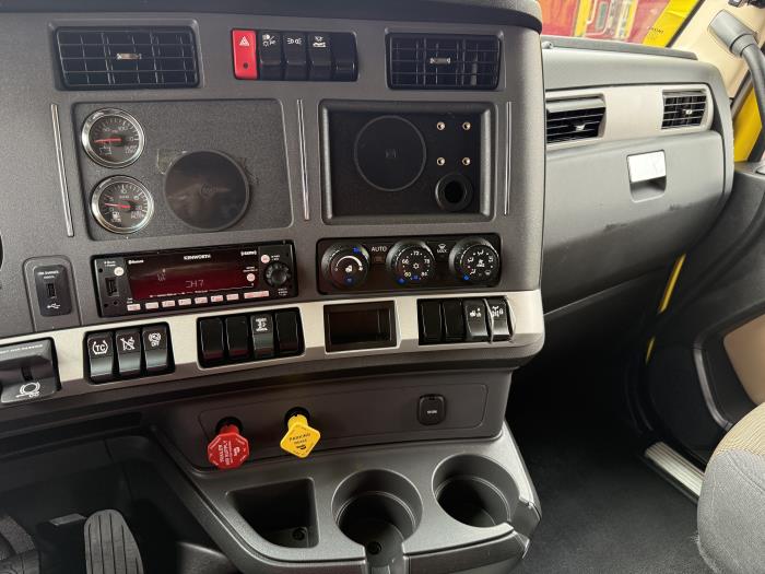 2023 Kenworth T680-6