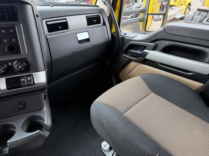 2023 Kenworth T680-7