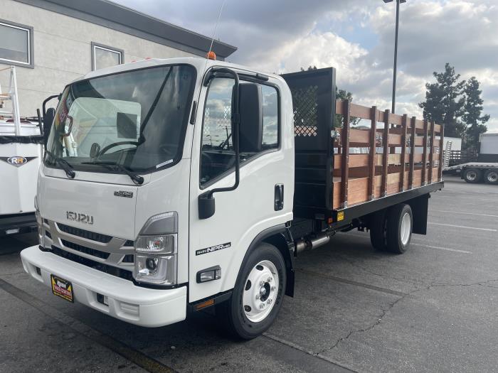 2025 Isuzu NPR photo 2
