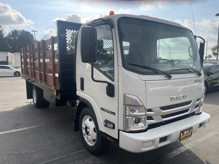 2025 Isuzu NPR-HD-6