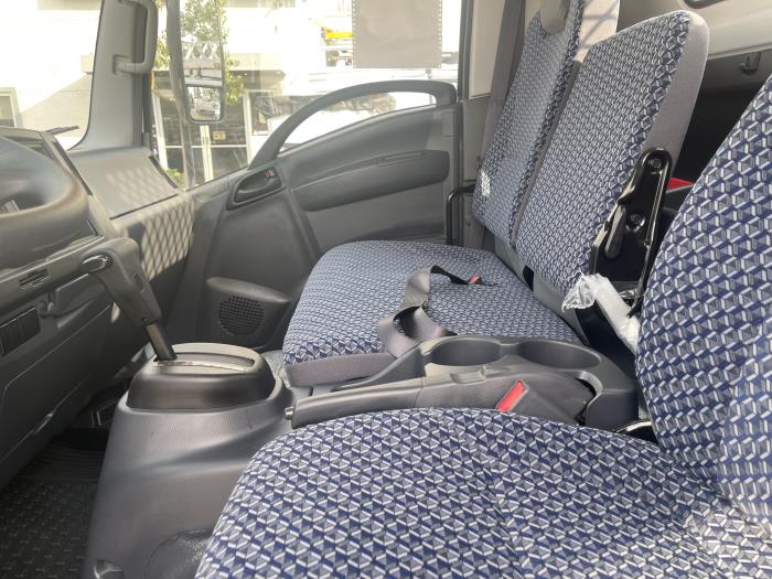 2025 Isuzu NPR-HD-11