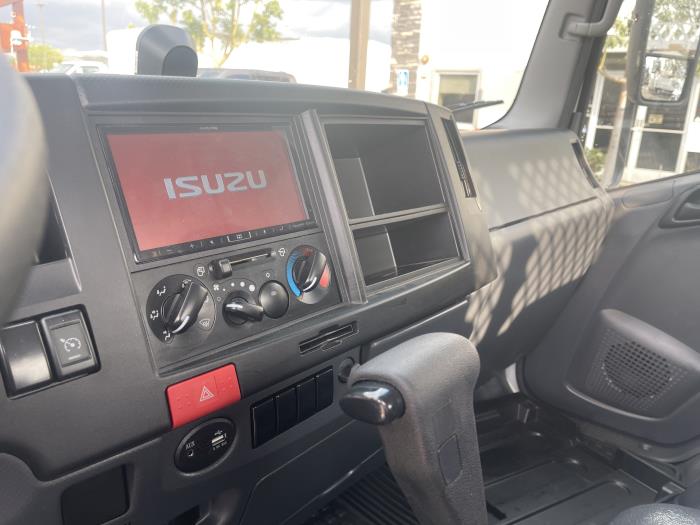 2025 Isuzu NPR-HD-12