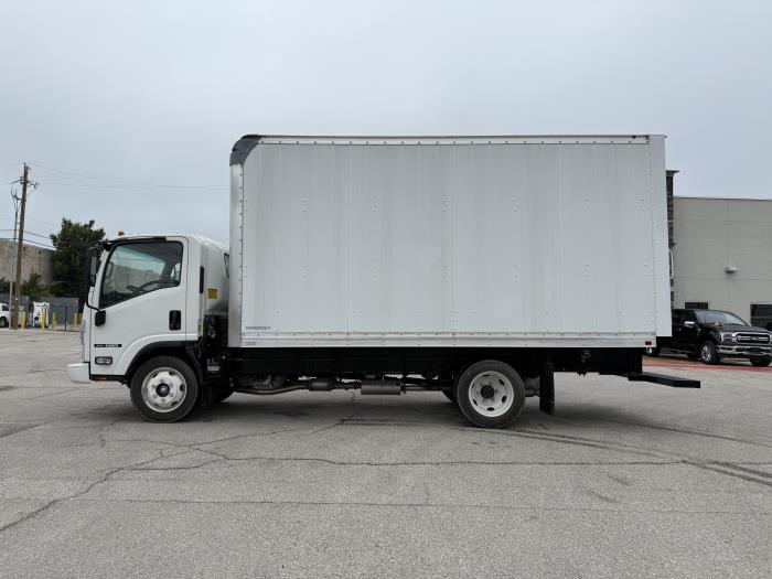 2025 Isuzu NQR photo 2