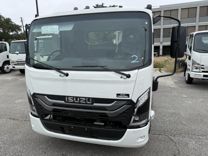 2025 Isuzu NPR photo 4