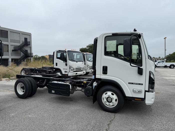 2025 Isuzu NPR-HD-5