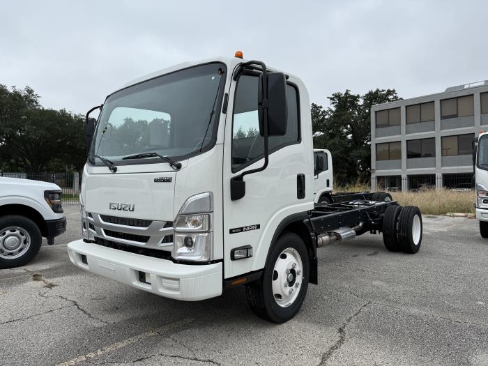 2025 Isuzu NRR-2