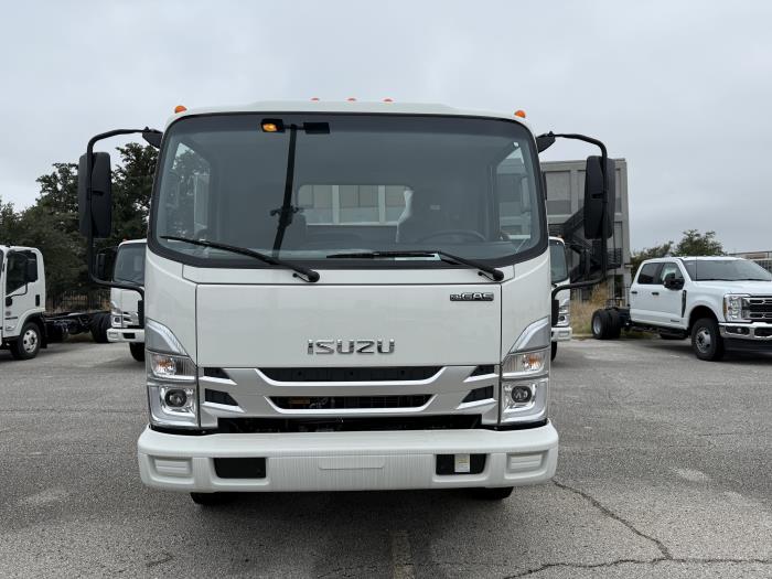 2025 Isuzu NRR-3