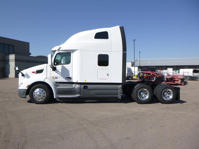 2021 Peterbilt 579-4