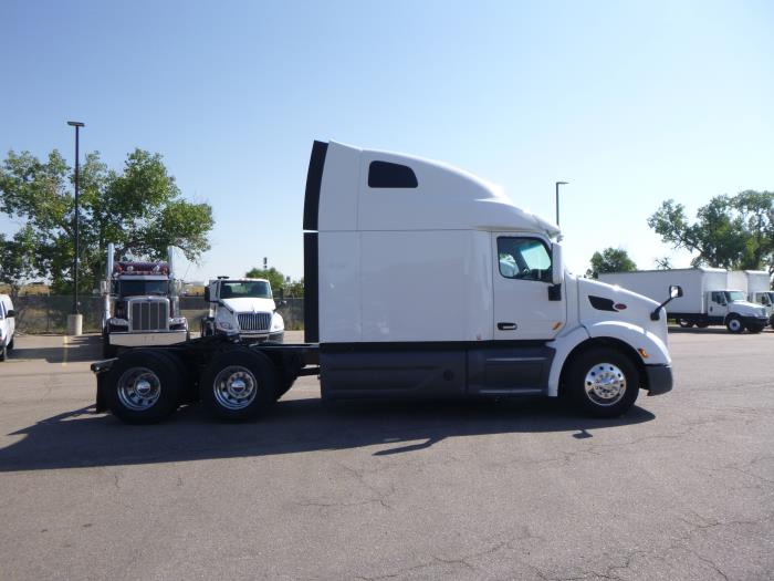 2021 Peterbilt 579-8