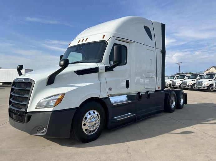 2021 Freightliner Cascadia-1