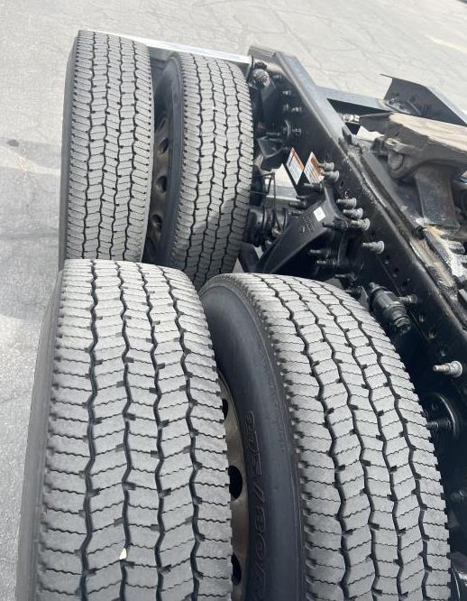 2021 Freightliner Cascadia-5