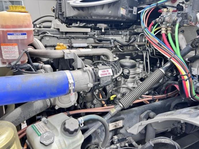 2021 Freightliner Cascadia-16