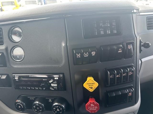 2021 Peterbilt 579-5