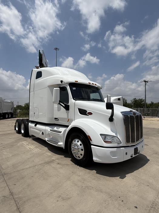 2022 Peterbilt 579-8