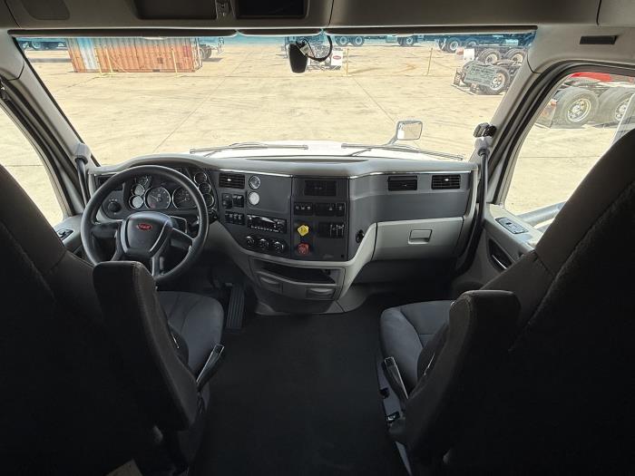2022 Peterbilt 579-10