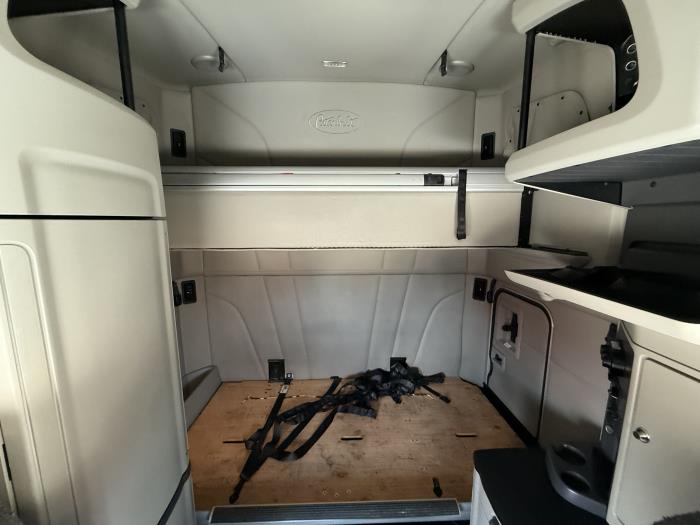 2022 Peterbilt 579-12