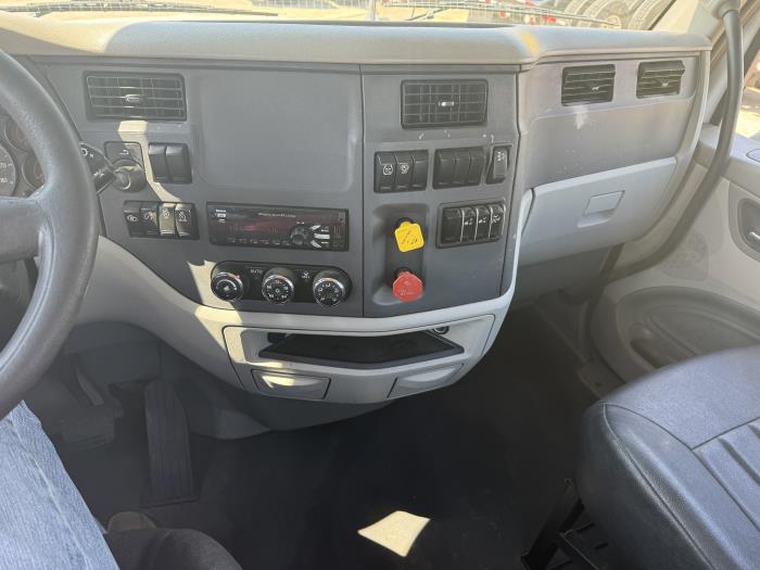 2021 Peterbilt 579-6