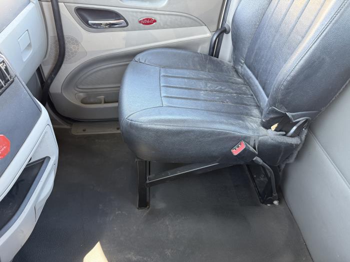 2021 Peterbilt 579-8