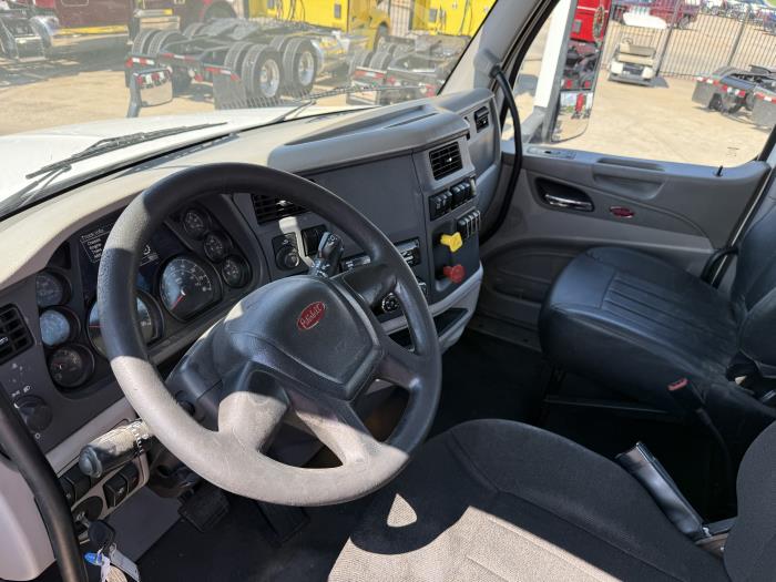 2021 Peterbilt 579-9
