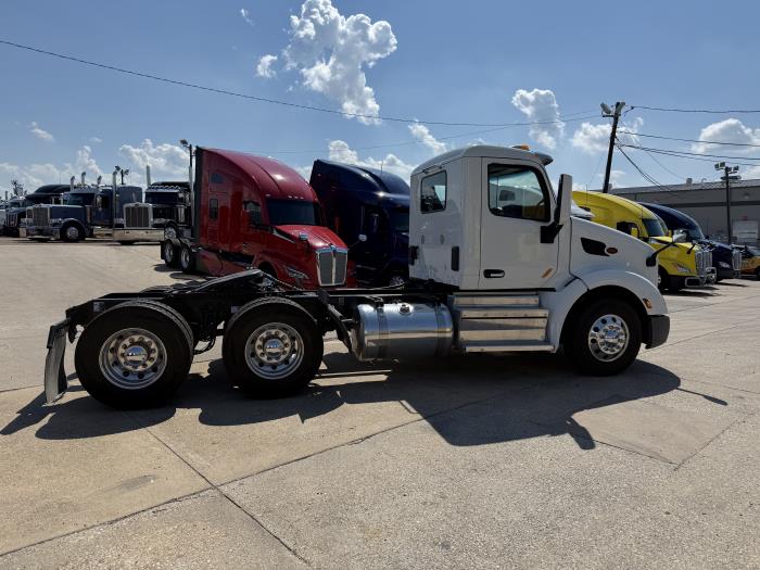 2021 Peterbilt 579-23