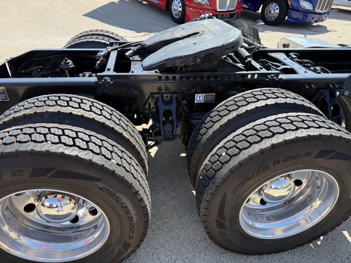 2021 Peterbilt 579-4